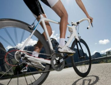 Πύργος: Μεθυσμένος οδηγός παρέσυρε ποδηλάτισσα - Με κατάγματα στο νοσοκομείο το θύμα